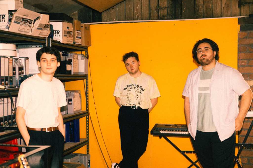 REVIEW: Stranger –&nbsp;Vistas.