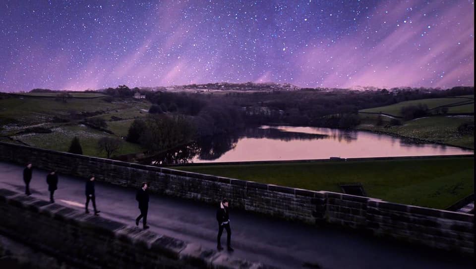 SINGLE REVIEW: Light Up The Sky – Apollo&nbsp;Junction.