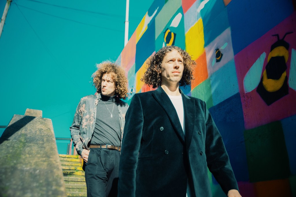 REVIEW: Back to Earth – Glass&nbsp;Caves